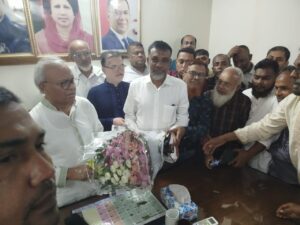 পিরোজপুর জেলা বিএনপির নেতৃবৃন্দের সাথে মহাসচিবের সাক্ষাৎ ও ফুলেল শুভেচ্ছা বিনিময়