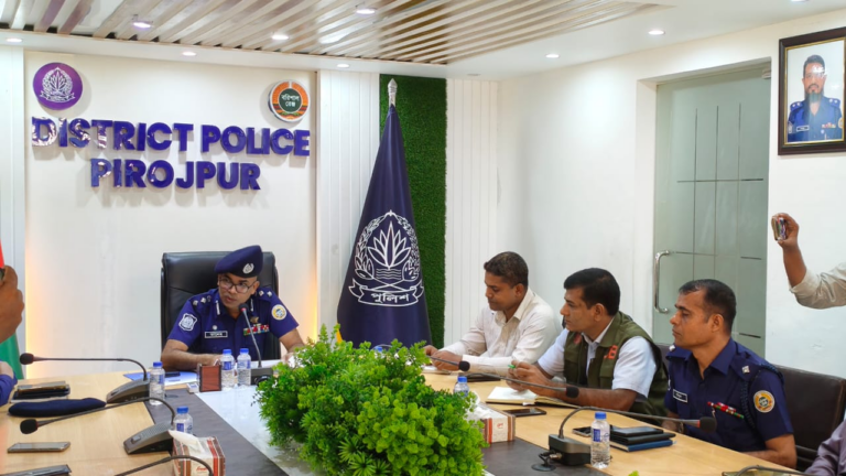পিরোজপুরে নবাগত পুলিশ সুপারের সঙ্গে সাংবাদিকদের পরিচিতি ও মতবিনিময়